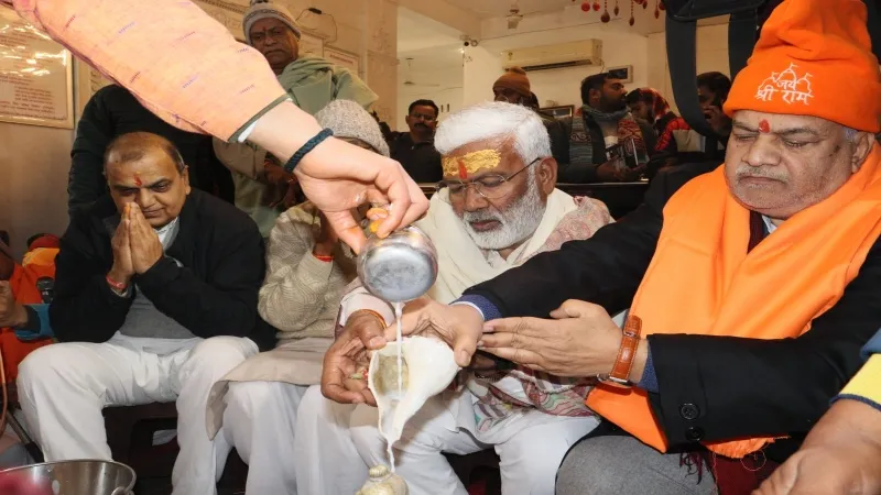 Video : मंत्री स्वतंत्र देव सिंह ने हनुमान सेतु मंदिर में किया प्रभु श्रीराम का पूजन, हुआ जय श्रीराम का जयघोष  