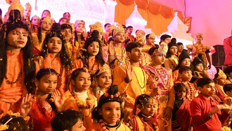 श्री राम चंद्र कृपालु भजमन हरण भव भय दारुणम्...... सैकड़ों की संख्या में हर घर से निकले राम 