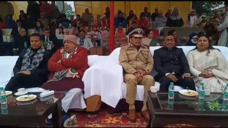 अयोध्या : पुलिस लाइन ग्राउंड में धूमधाम से मनाया गया 75 वां गणतंत्र दिवस, मंत्री सूर्य प्रताप ने किया ध्वजारोहण 