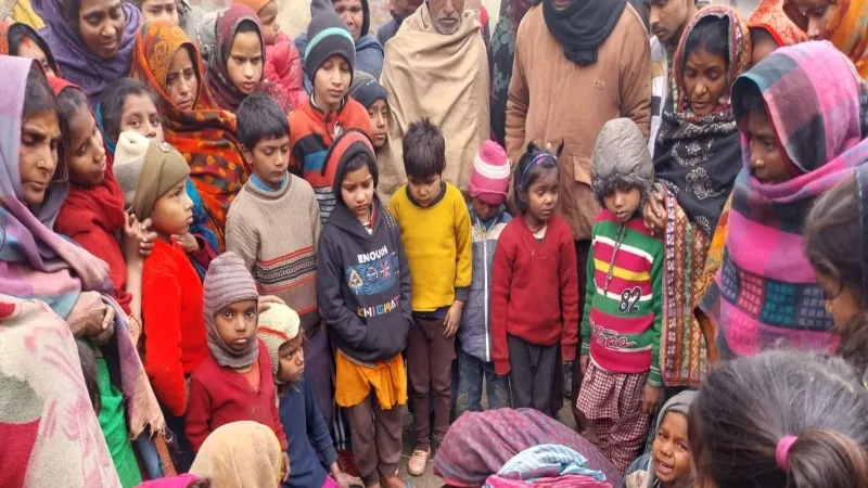 छत से गिरकर किशोर की मौत, परिजन बोले - बंदर ने छत से नीचे फेंका