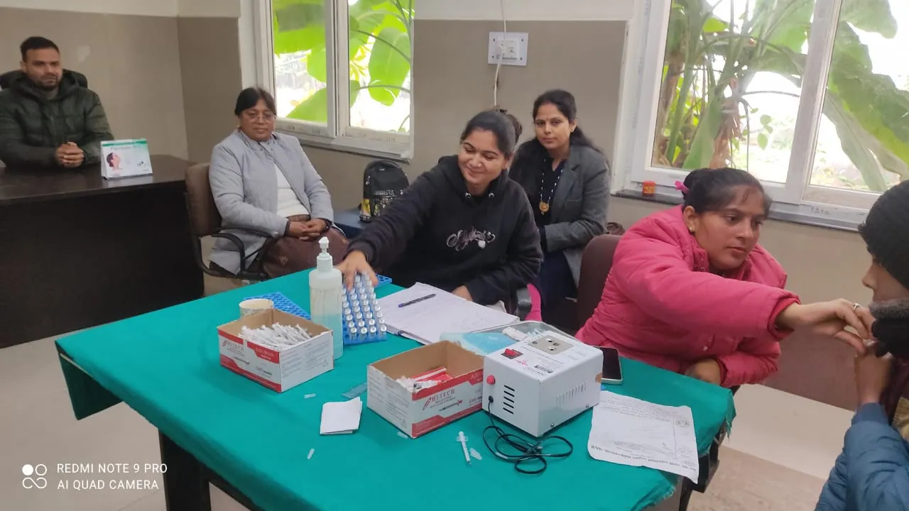 बरेली:  ठंड का हो रहा पशुओं पर भी असर, उग्र हो रहे कुत्ते, एआरवी केंद्र पर एक सप्ताह में 1000 लोग आए वैक्सीन लगवाने