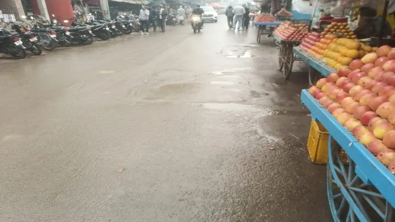 अमेठी : बूंदाबांदी ने बढ़ाई ठिठुरन, अधिकतम तापमान में आई 2.8 डिग्री की गिरावट