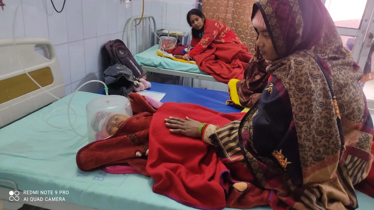 बरेली: निमोनिया का वार, ऑक्सीजन के सपोर्ट पर नौनिहाल, भीषण ठंड के चलते कोल्ड डायरिया और निमोनिया की चपेट में आ रहे बच्चे