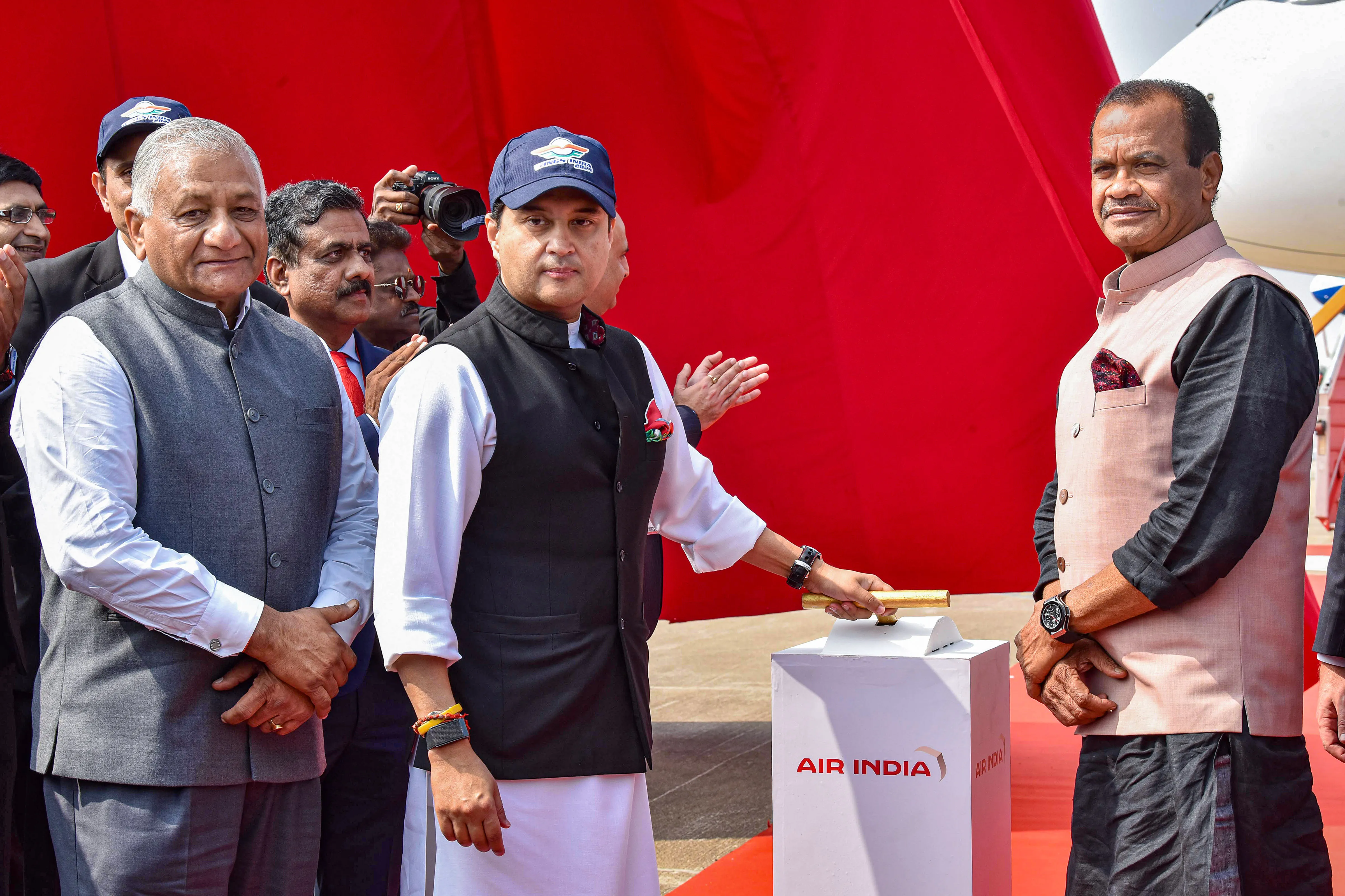  'विंग्स इंडिया 2024' के उद्घाटन सत्र में बोले सिंधिया- भारत में हवाई यात्रियों की संख्या 2030 तक 30 करोड़ होने की उम्मीद