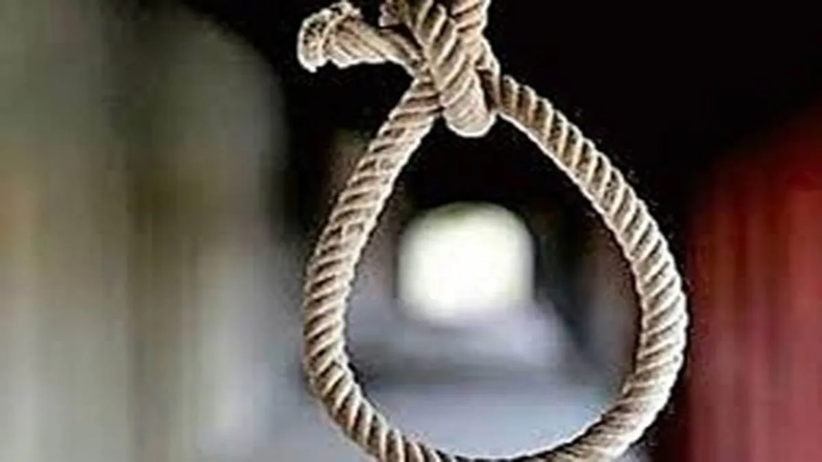 बरेली: झोपड़ी में लटका मिला युवक का शव, हत्या का आरोप 