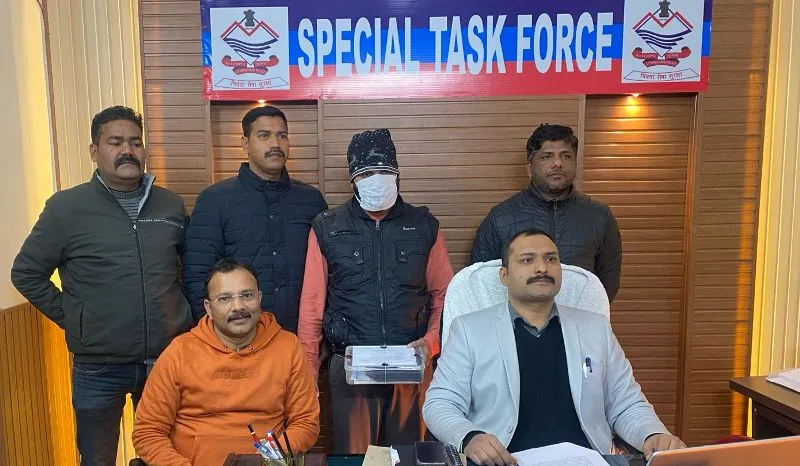  रुद्रपुर: साइबर सेल और एसटीएफ ने दबोचा 35 लाख ठगी का सरगना