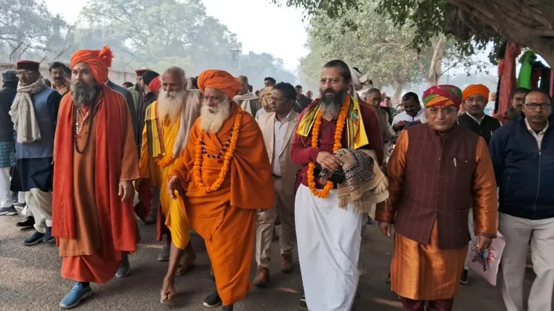 प्रयागराज : माघ मेले में विश्व हिंदू परिषद शिविर का हुआ भूमि पूजन, लगे जय श्रीराम के जयकारे 