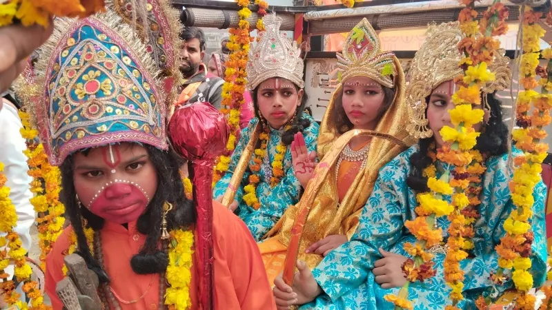 बाराबंकी :  गली मोहल्लों में हो रहे धार्मिक आयोजन, दीपोत्सव की तैयारियां शुरू