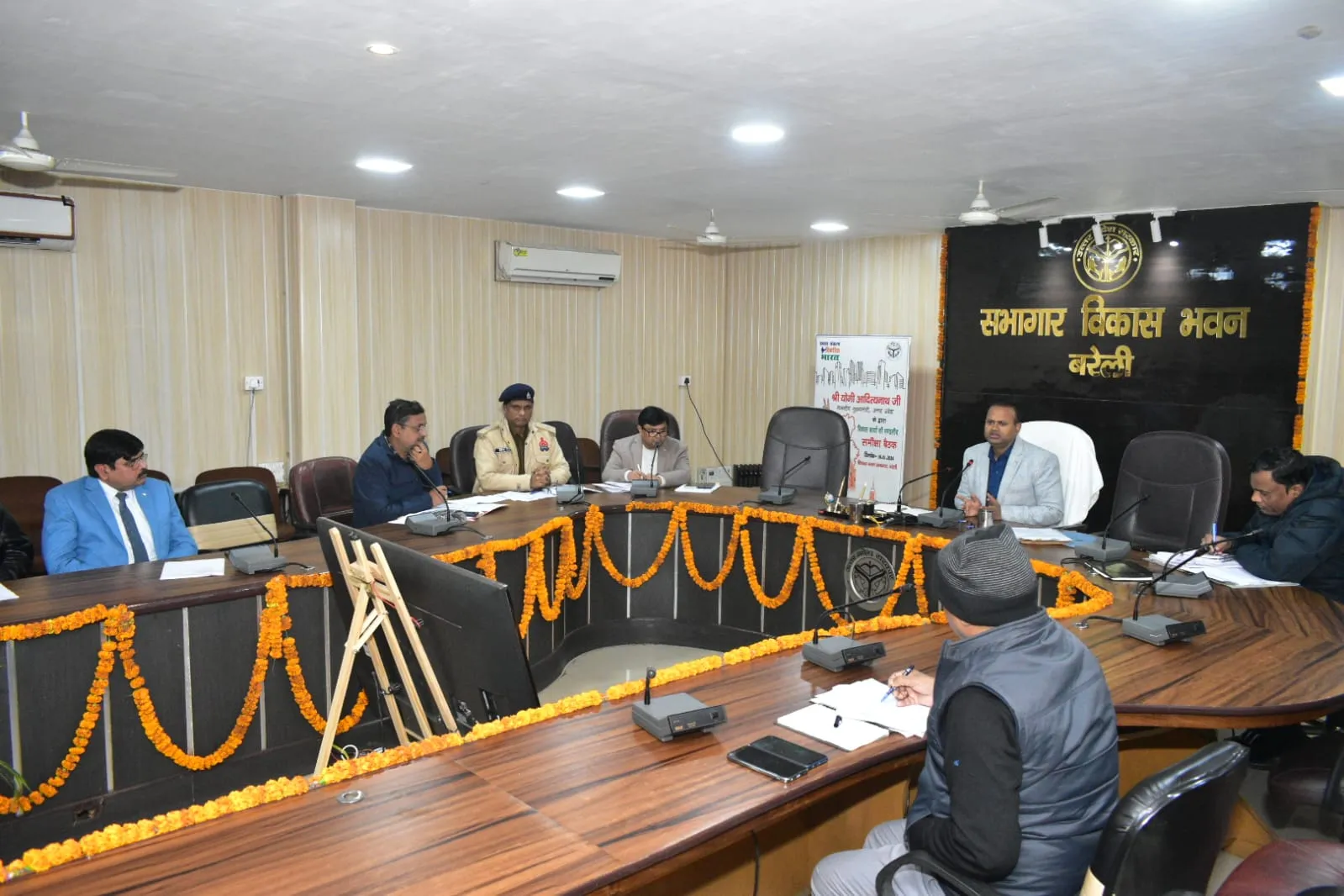 बरेली: 112 स्कूली वाहनों के रजिस्ट्रेशन होंगे निरस्त, जिलाधिकारी ने दिए एआरटीओ को निर्देश