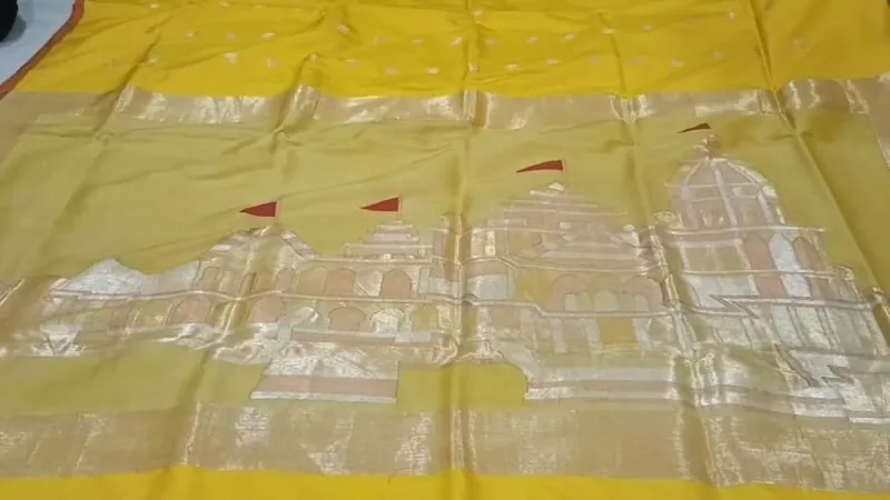 बनारसी साड़ी पर बनाया राम मंदिर का डिजाइन, देश-विदेश से मिल रहे हैं हजारों आर्डर