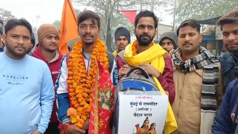Video : कड़ाके की ठंड में भी देखिये इन रामभक्तों का जोश, एक महीने में पदयात्रा कर मुंबई से पहुंचे जायस   