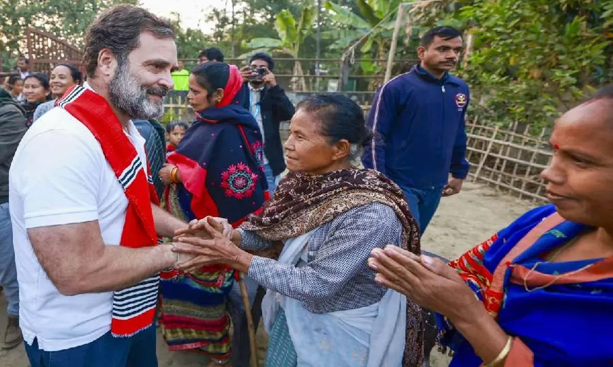कांग्रेस की ‘भारत जोड़ो न्याय यात्रा’ तीसरे दिन असम में बोगीनदी से शुरू, पैदल भी चले राहुल, सड़क किनारे खड़े लोगों का किया अभिवादन