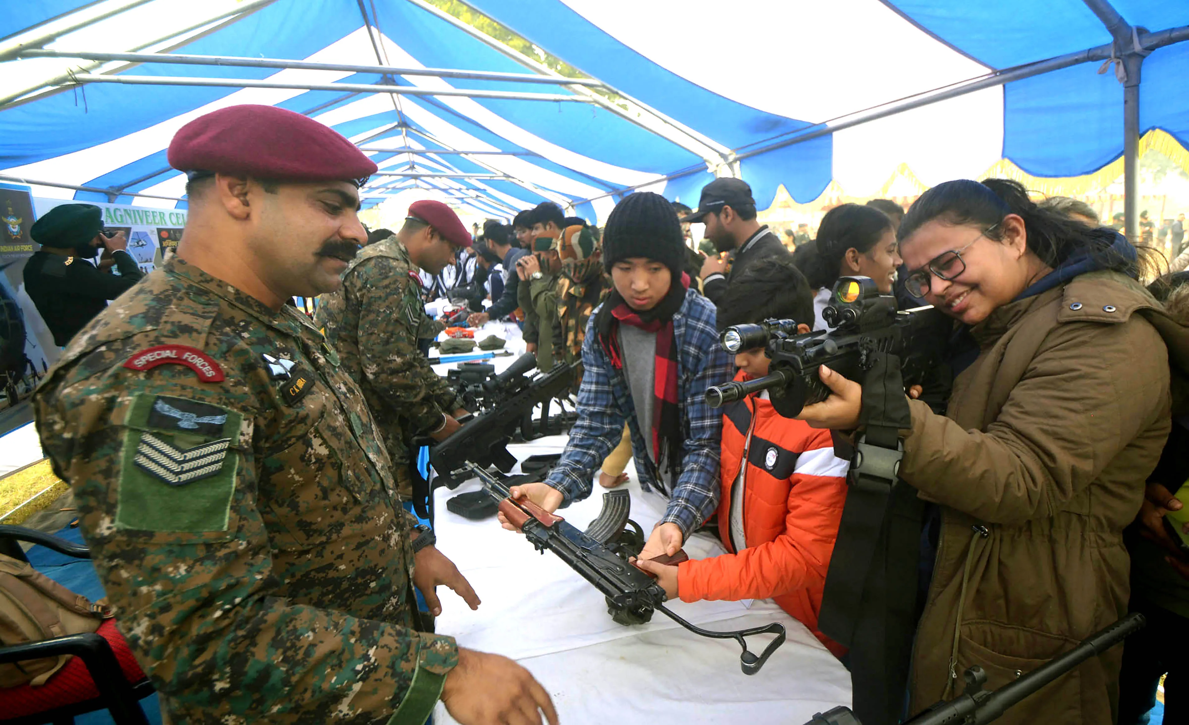 नो योर आर्मी फेस्टिवल 2024 ने कराया सुरक्षा का एहसास, कमांडर लेफ्टिनेंट जनरल ने कहा बदलाव के दौर में सेना, लोगों ने कही ये बात  