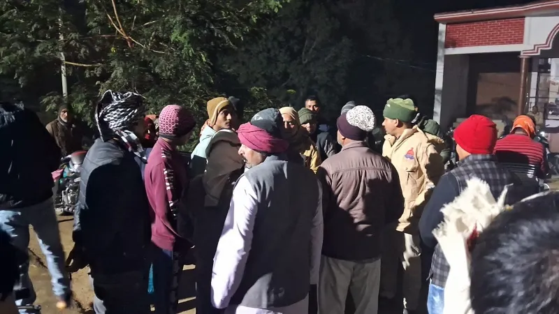 बहराइच : सोने की चेन और नकदी के लिए बेटी की हत्या का आरोप, दी तहरीर  