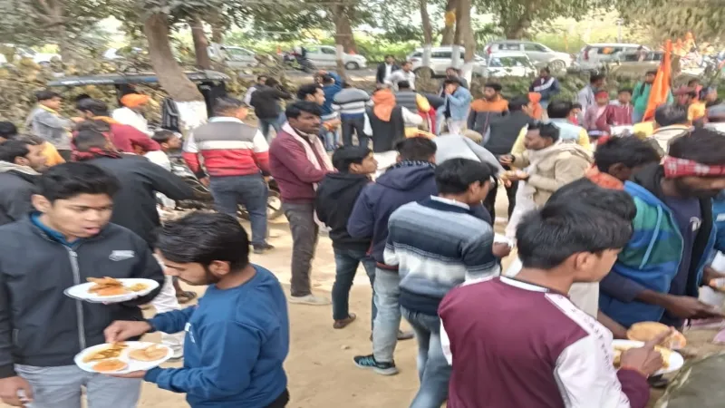 बाराबंकी में कई जगह हुए भंडारे, भक्तों ने किया जयघोष  