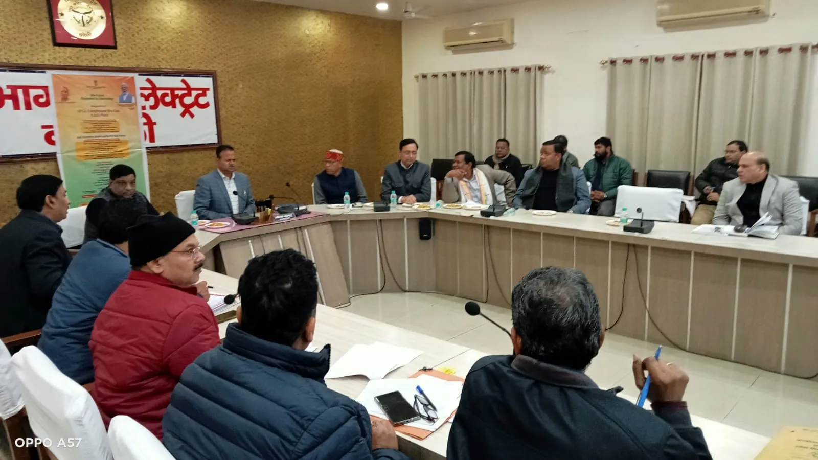 बरेली: सड़क, बिजली, स्वास्थ्य और छुट्टा पशुओं के मुद्दे पर जनप्रतिनिधि मुखर