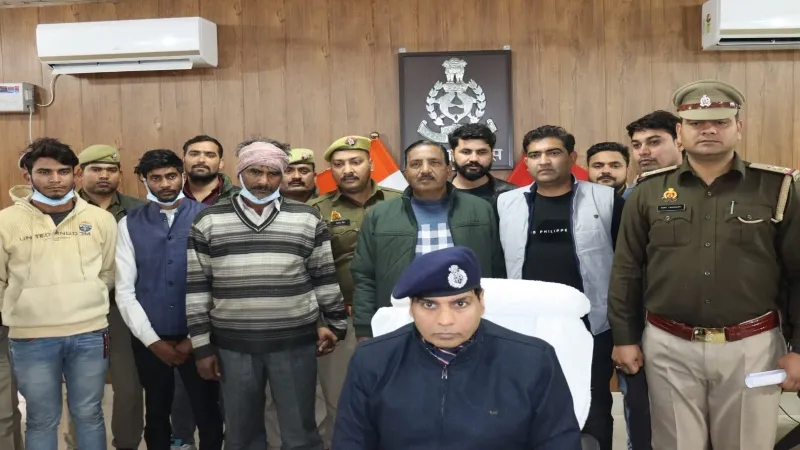 इटावा : 75 लाख के माल समेत तीन गांजा तस्कर गिरफ्तार, ऐसे चलाया पुलिस ने ऑपरेशन         