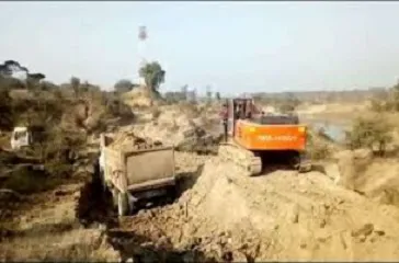 बालू माफियाओं ने श्मशान घाट को भी नहीं बख्शा ,खनन विभाग और पुलिस भी मेहरबान 