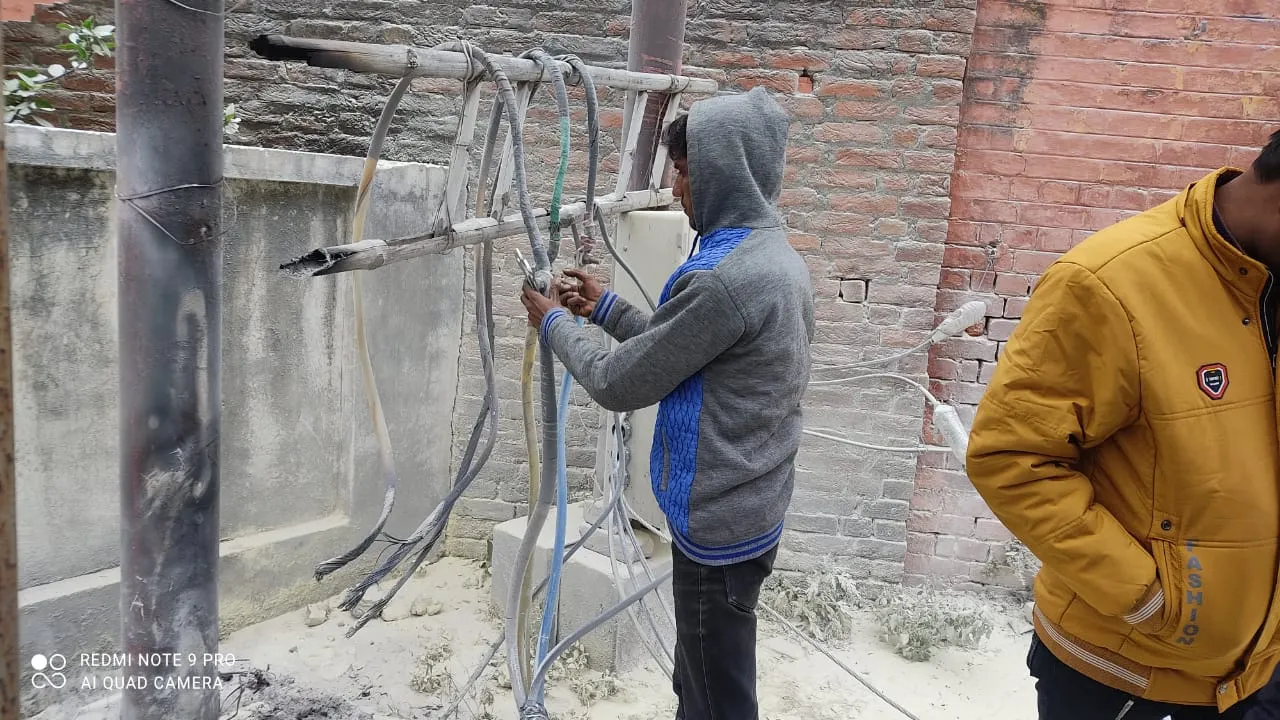 बरेली: जिला महिला अस्पताल में ट्रांसफार्मर बॉक्स में आग से मची खलबली