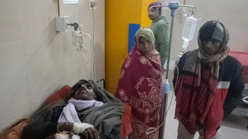 बहराइच : दुग्ध डेयरी संचालक को दुकान में घुसकर बुरी तरह पीटा, सैकड़ों लीटर दूध नाली में फेंका