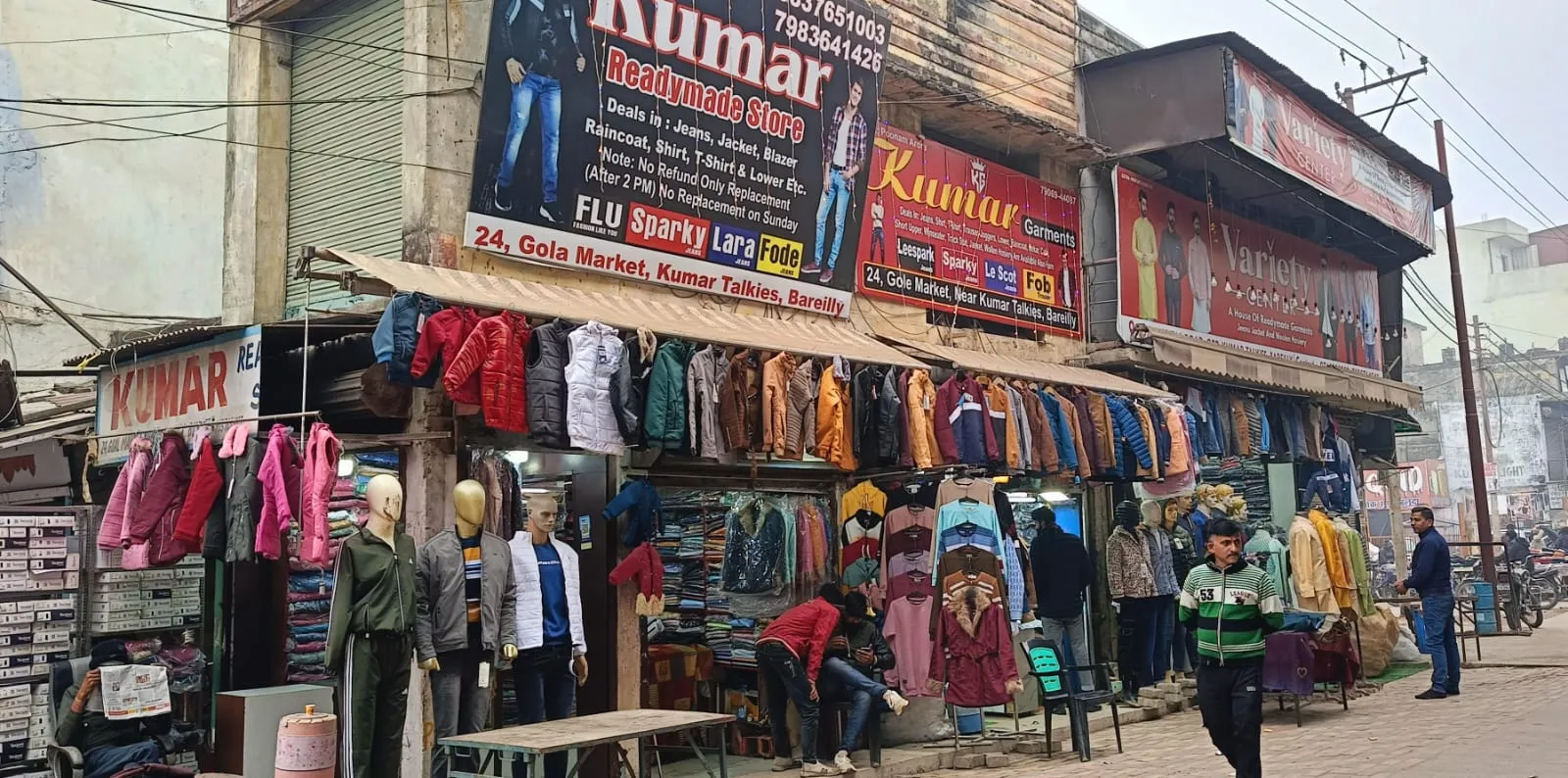 बरेली: सर्दी के मौसम में गर्माया गर्म कपड़ों का बाजार, खिले दुकानदारों के चेहरे 