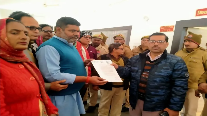 Video : संतकबीरनगर में IIT छात्रा के लिए कांग्रेस ने मांगा इन्साफ, अजय राय के खिलाफ मुकदमे पर भड़के 