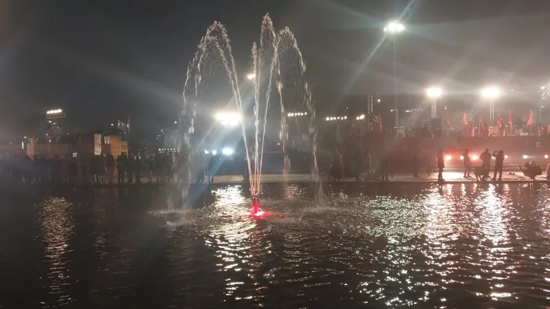 रामोत्सव: राम आए तो अयोध्यावासियों ने सजाए घर-आंगन, सरयू तीरे जलाए गए आस्था और आत्मीयता के दीप, देखें Video