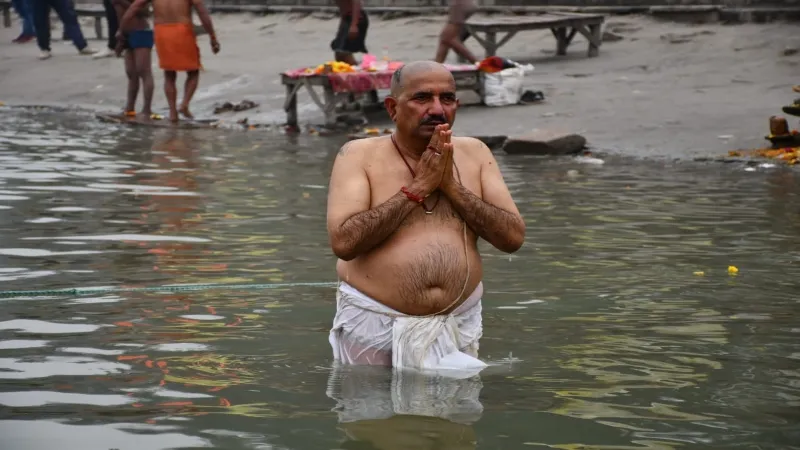 अयोध्या में प्राण प्रतिष्ठा अनुष्ठान का श्रीगणेश, पत्नी के साथ यजमान बने डॉ. अनिल