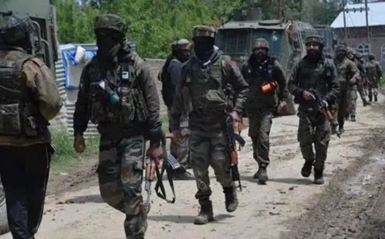  जम्मू-कश्मीर के पुंछ में आतंकियों का एक बार फिर हमला, सेना की गाड़ी पर गोलीबारी 