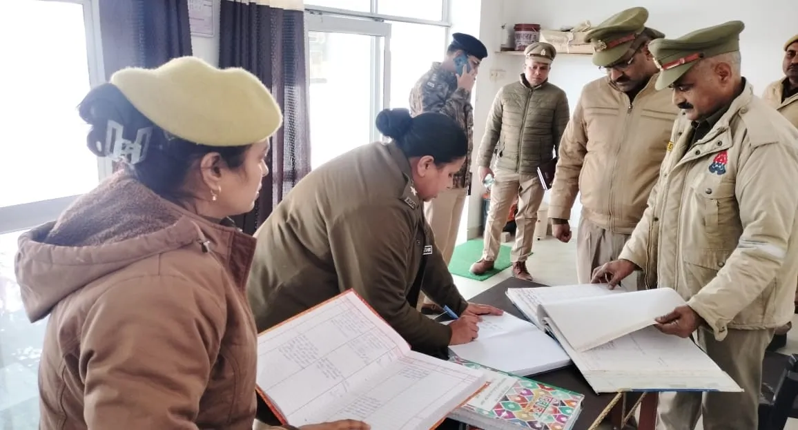 कासगंज: फरियादियों की समस्या सुनकर हर संभव की जाए मदद, एसपी ने गंजडुंडवारा कोतवाली का किया आकास्मिक निरीक्षण