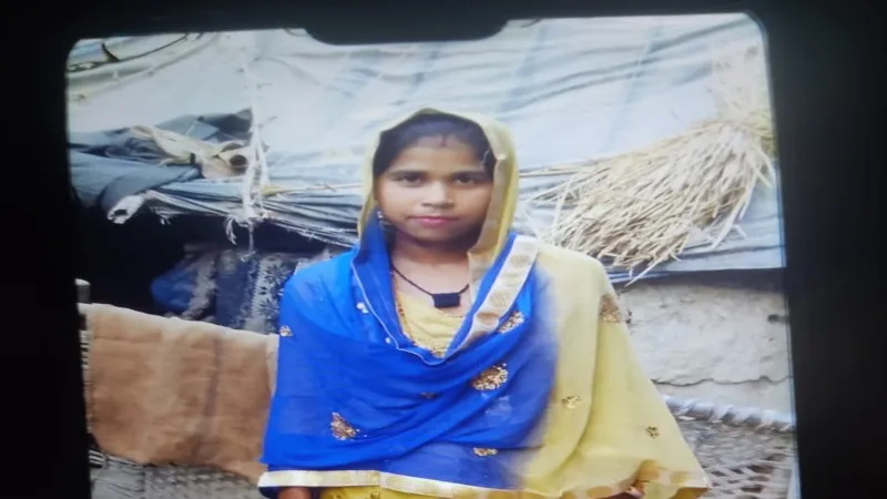 सुल्तानपुर : फेरी लगाने गया था पति, पत्नी की घर में हो गई हत्या