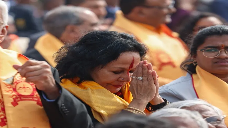 Video : श्रीराम लला के दर्शन को अयोध्या में उमड़ा जन सैलाब, भीषण ठंड में श्रद्धालु गा रहे रामधुन