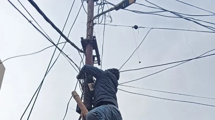 बरेली: घरेलू कनेक्शन पर चल रही थीं दुकानें, 53 दुकानदारों पर लगाया जुर्माना