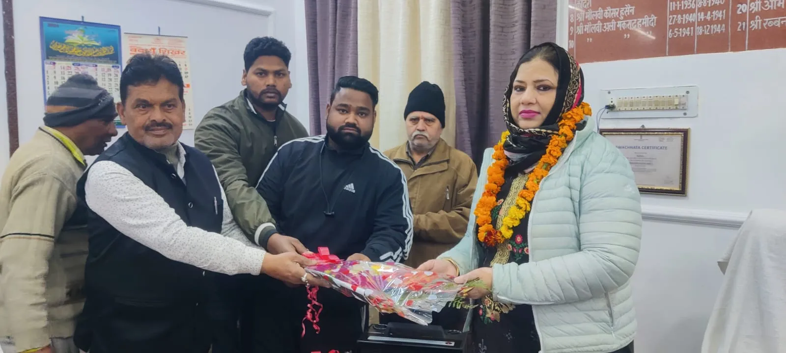 बदायूं: तीन साल से थे परेशान, नगर पालिका चेयरमैन ने कर्मचारियों को दी 3.74 करोड़ की खुशी