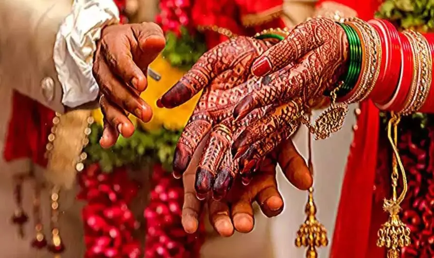 लखीमपुर-खीरी: पहले शादी हुई या नहीं...सामूहिक विवाह कराने के बाद लाभार्थियों की हो रही जांच पड़ताल 