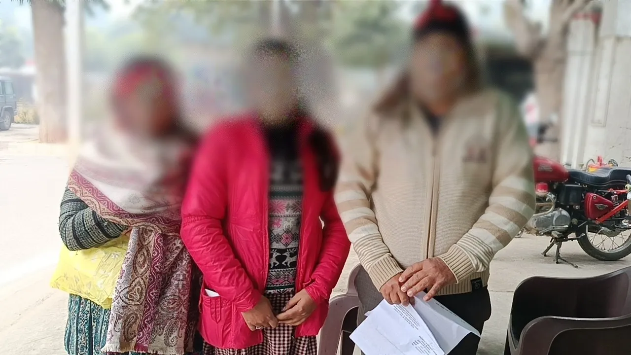 बरेली: छेड़छाड़ के आरोपी प्रधानाध्यापक से परेशान पिता पहुंचा SSP के पास, लगाई न्याय की गुहार