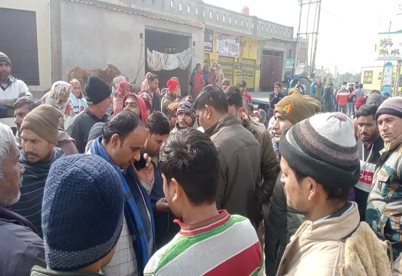 अमरोहा : संदिग्ध हालात में युवक की मौत, ससुराल वालों ने किया हंगामा...हत्या करने का लगाया आरोप