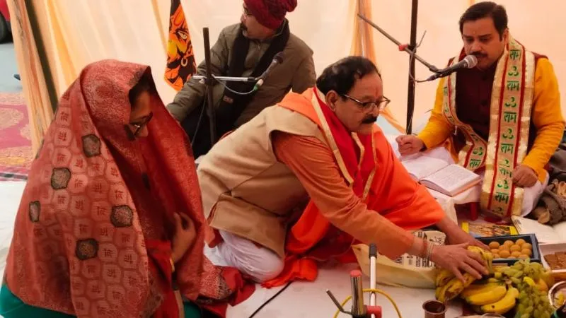 Ayodhya Ram Mandir: रामलला की प्राण प्रतिष्ठा की खुशी में डॉ. आसिफ ने घर में किया सुंदरकांड… राममंदिर आंदोलन में काट चुके जेल