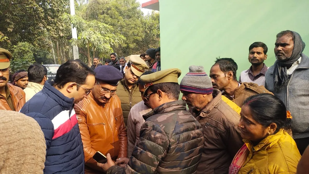 लखीमपुर खीरी: काफी देर चले मान-मनौवल के बाद किया जा सका पंकज के शव का अंतिम संस्कार, जानें क्या है मामला?