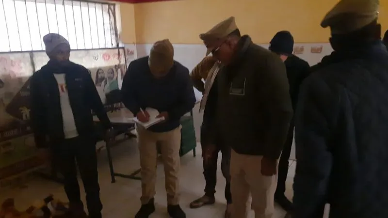 Banda Accident: मिनी ट्रक ने बाइक में मारी टक्कर… नाना व नाती की मौत, परिजनों में मचा कोहराम