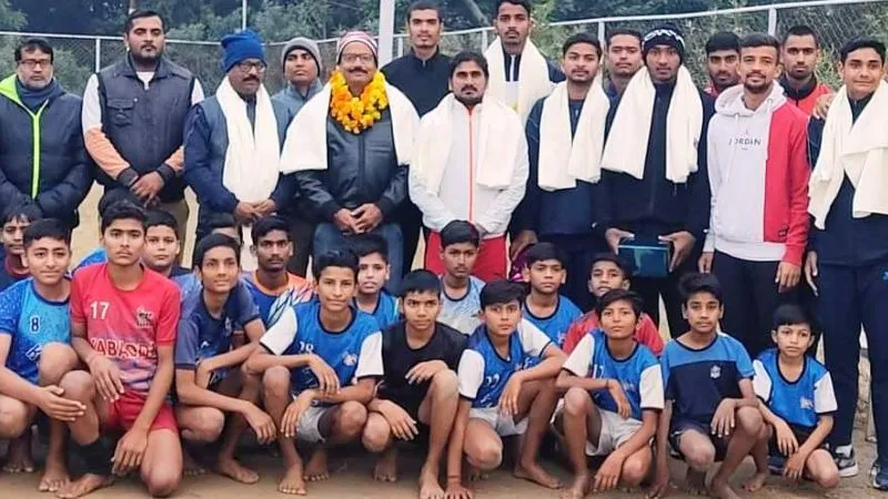 Banda News: वालीबॉल राष्ट्रीय प्रतियोगिता में रजत पदक विजेता खिलाड़ियों का हुआ स्वागत