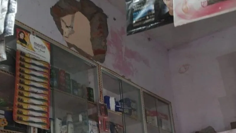 Banda: सर्राफा और कॉस्मेटिक की दुकानों में सेंधमारी, लाखों का नकदी जेवर चोरी.. दुकानदारों के उड़े होश...