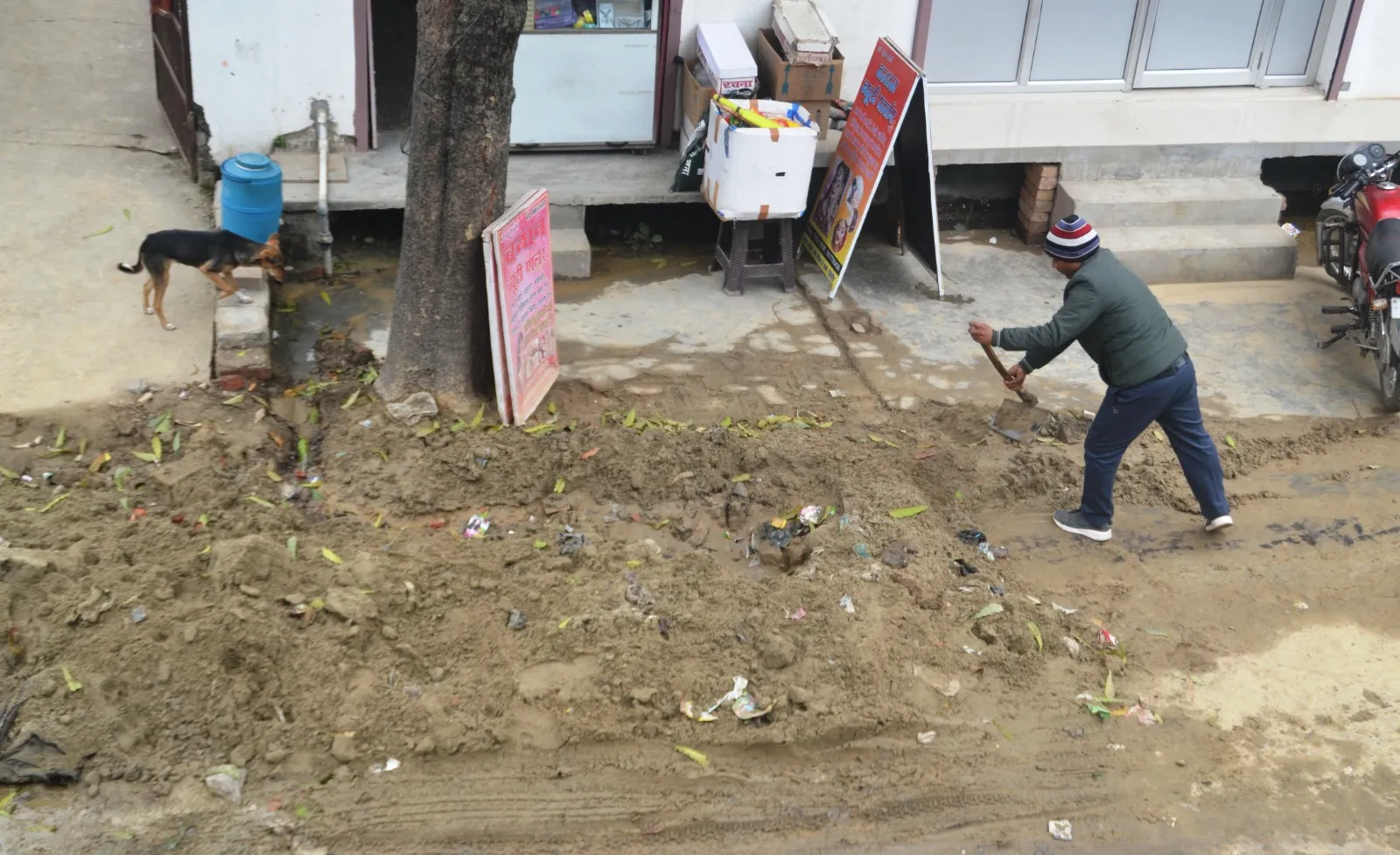 पीलीभीत: अब निरंजन कुंज कॉलोनी में पाइप लाइन की खुदाई बन गई मुसीबत