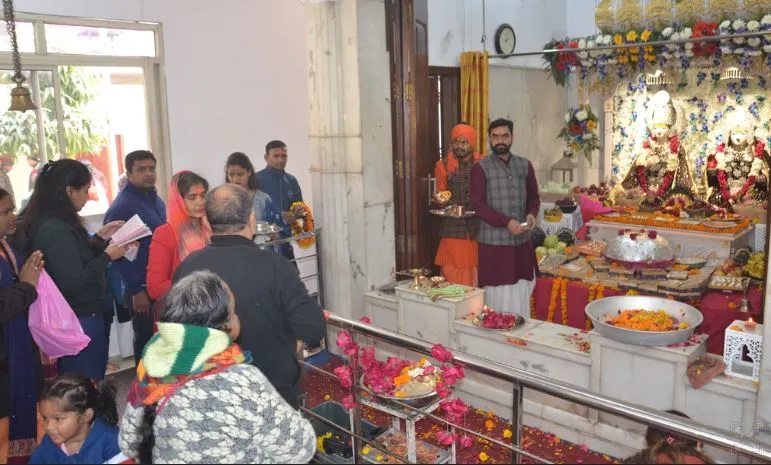 बरेली: रामलला की प्राण प्रतिष्ठा...बड़ा बाग हनुमान मंदिर में 51 किलो लड्डू का लगाया भोग