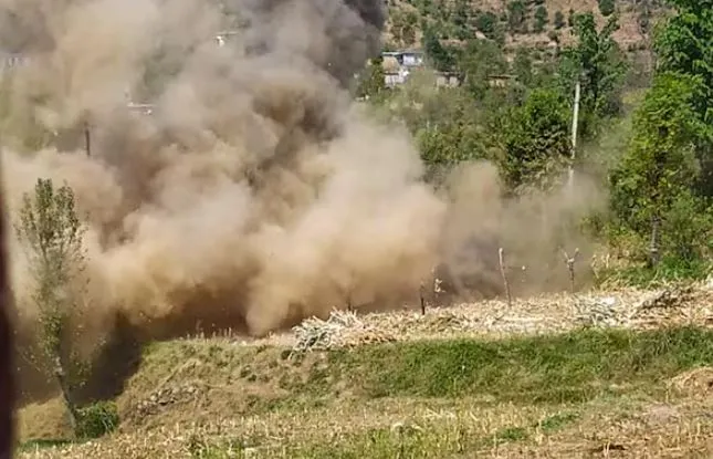 पाकिस्तान के कब्जे वाले कश्मीर के जंगलों में लगी आग भारतीय सीमा तक फैली, अलर्ट जारी