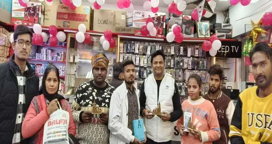 मेरठ: रामायण ‘थीम’ वाले मोबाइल कवर की भारी मांग, ग्राहकों को विक्रेताओं ने की छूट पेशकश, बढ़ा 20- 30 गुणा काम