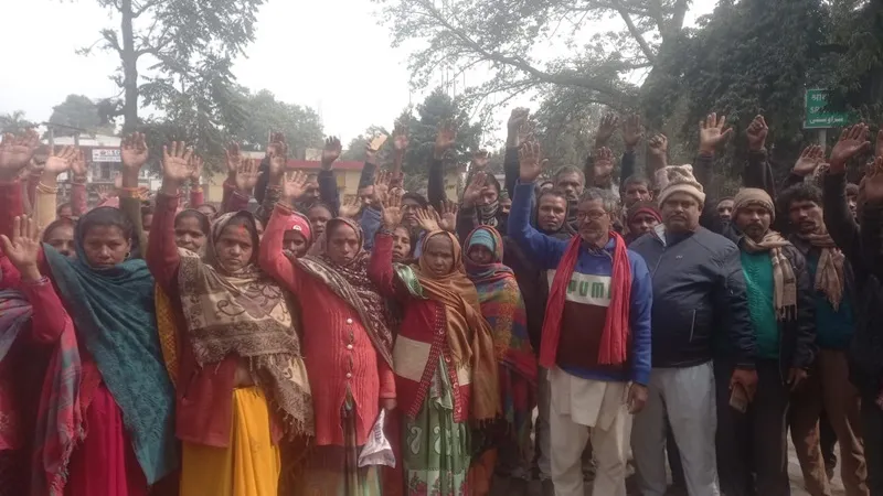 बहराइच: 300 से अधिक मकानों पर चलेगा बुलडोजर! ग्रामीणों को दी गई चेतावनी, जानें पूरा मामला