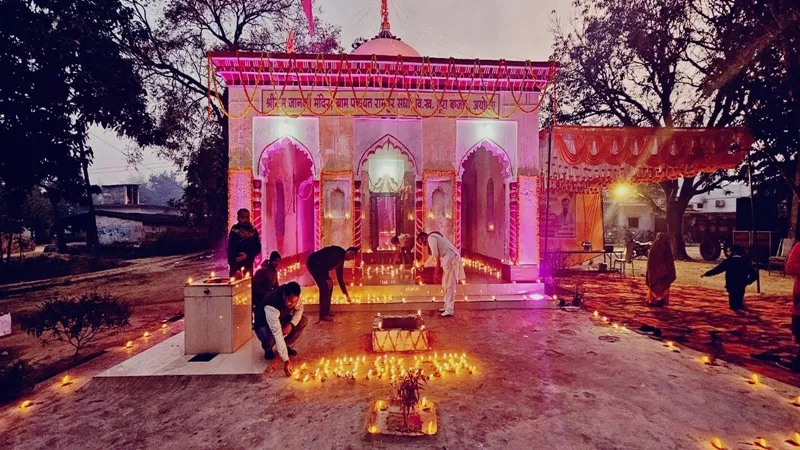 मंदिर-मंदिर, घर-घर जल उठी श्रीराम ज्योति, आतिशबाजी से झंकृत हुई अयोध्या