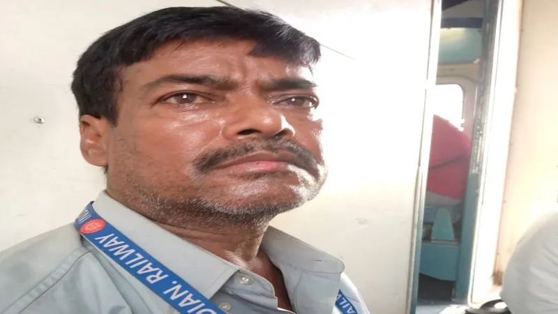 बहराइच: पूरे दिन रेलवे ट्रैक के बीच पड़ा रहा Key-Man का शव, ट्रेन से कटकर हुई मौत