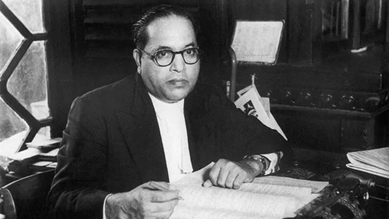 बलिया: डॉ. अंबेडकर की फोटो के अपमान का वीडियो वायरल, तीन आरोपी गिरफ्तार 